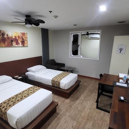 Dg Grami Hotel Paranaque City Bagian luar foto